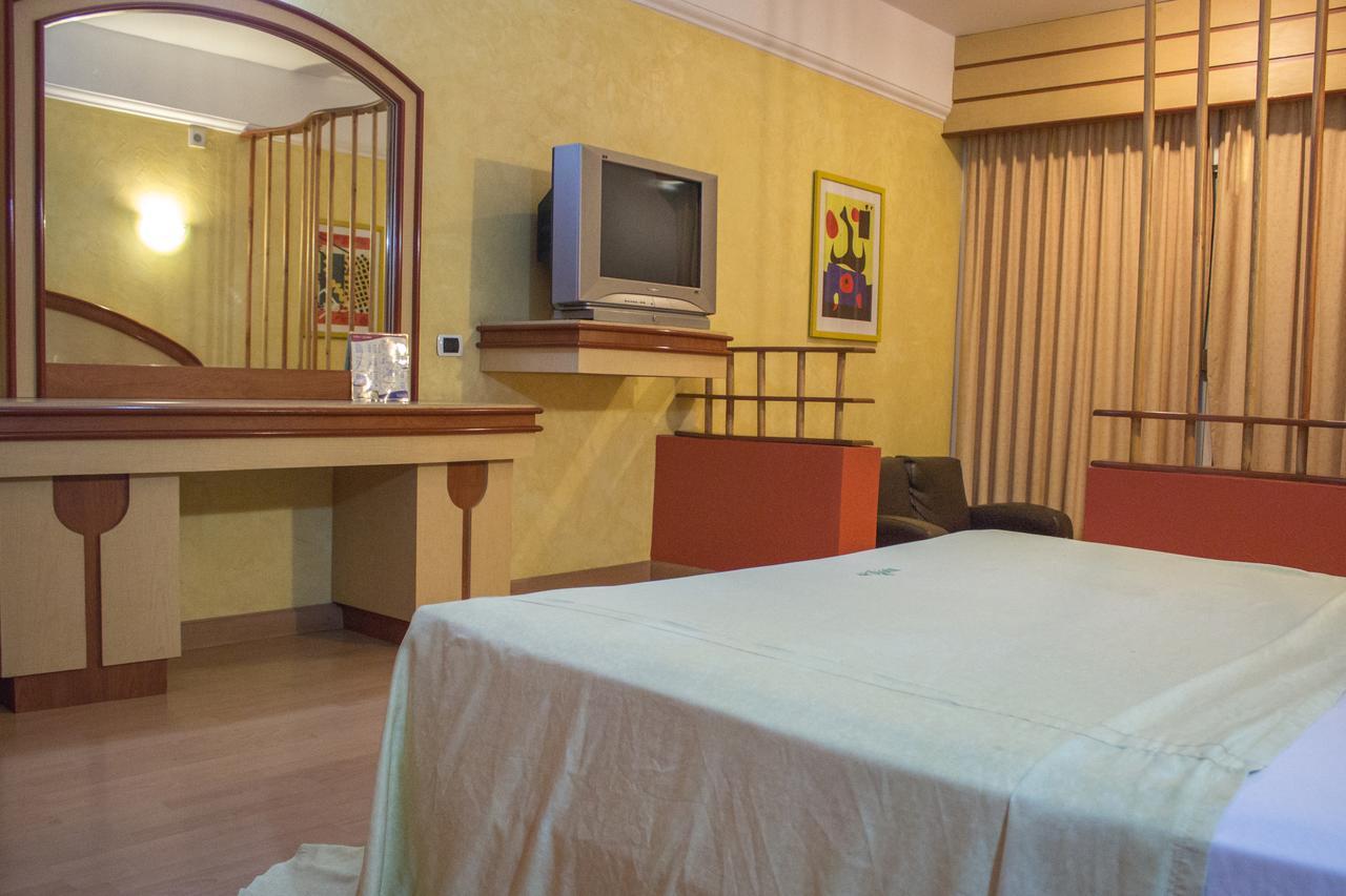 Autohotel Ilussion Córdoba Εξωτερικό φωτογραφία