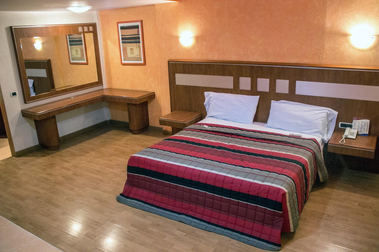 Autohotel Ilussion Córdoba Εξωτερικό φωτογραφία